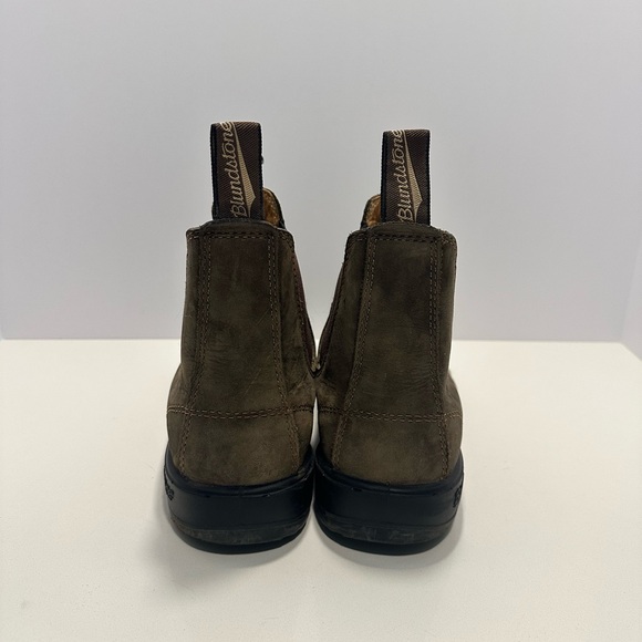 Blundstone Rustic Brown Suede Chelsea Boots - Picture 4 of 6